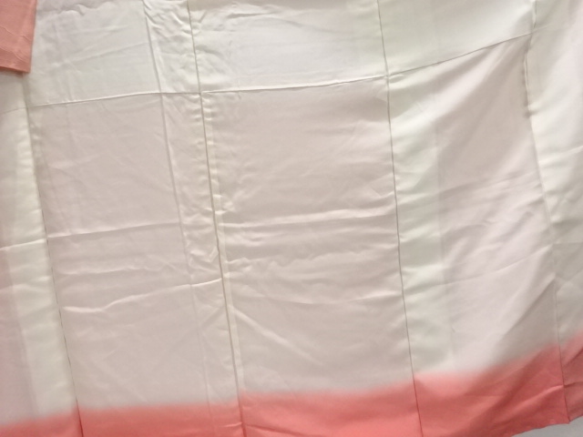  未使用品　ヱ霞に楓・観世水模様織り出し色無地着物